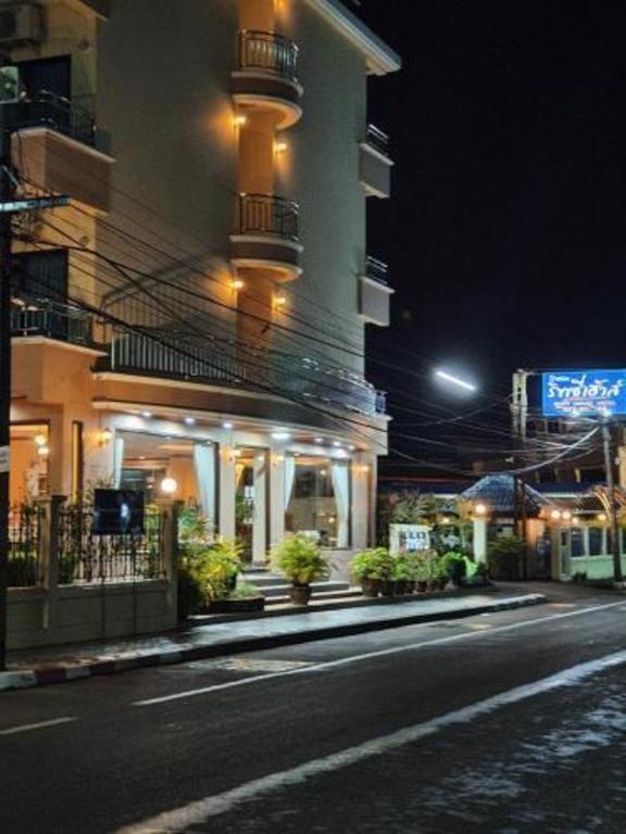 צ'ומפון Ritzy House Hotel מראה חיצוני תמונה