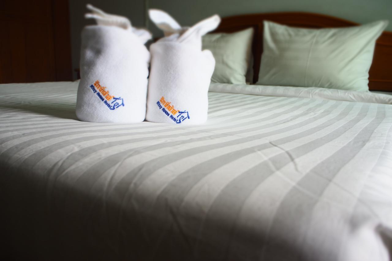 צ'ומפון Ritzy House Hotel מראה חיצוני תמונה